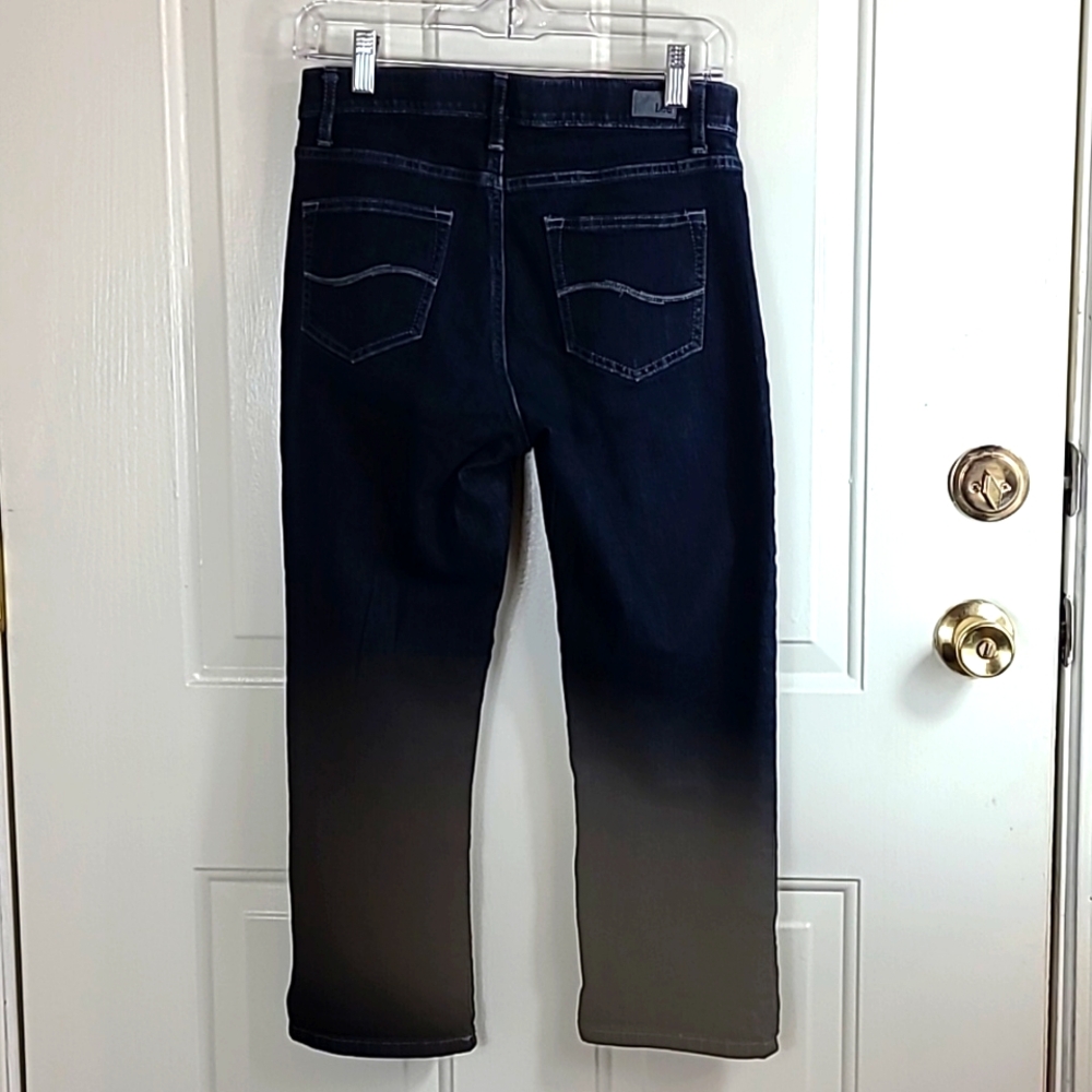 Lee Regular Fit Capris - Picture 2 of 11